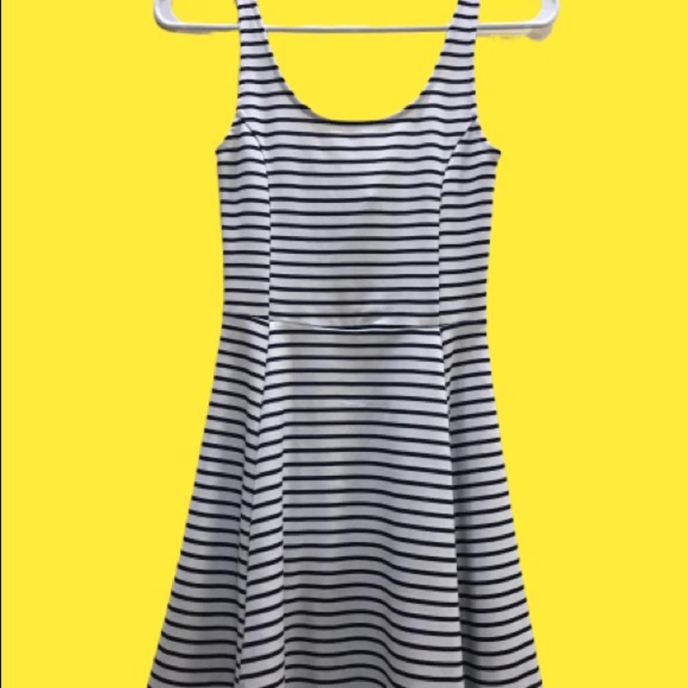 Black & White Striped Women’s Skater Dress H&M 2 - Picture 2 of 8